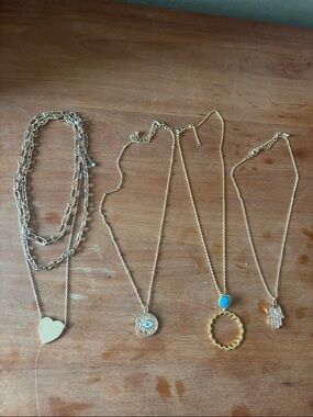 Necklaces set of 4